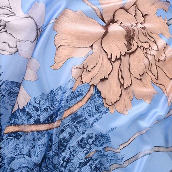 Elegant Floral Silk Scarf in Blue and Tan nwt - Picture 4 of 6